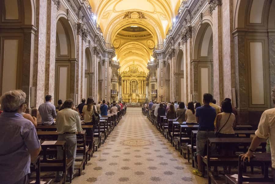 100% History and architecture of Buenos Aires - Following Avenida de Mayo for an hour