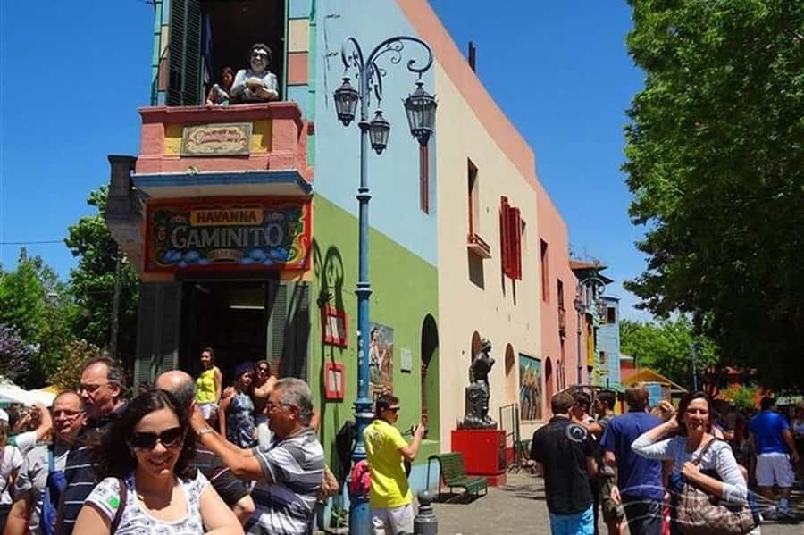 5hs Small Group City Tour of Buenos Aires with Street Food - Plaza de Mayo and the story of the city center