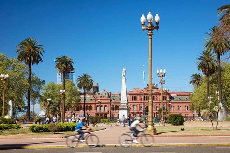 5hs Small Group City Tour of Buenos Aires with Street Food - San Telmo and a short look at old Buenos Aires