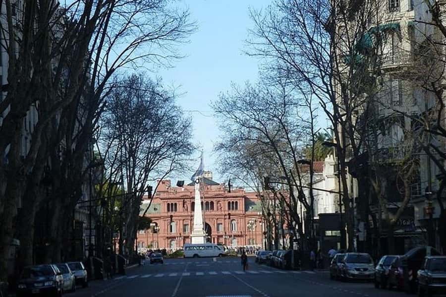 5hs Small Group City Tour of Buenos Aires with Street Food - Teatro Colón and the grand city center