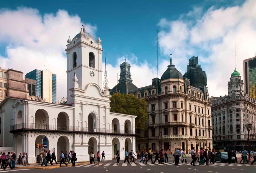 5hs Small Group City Tour of Buenos Aires with Street Food - Retiro, Recoleta, and the northern districts