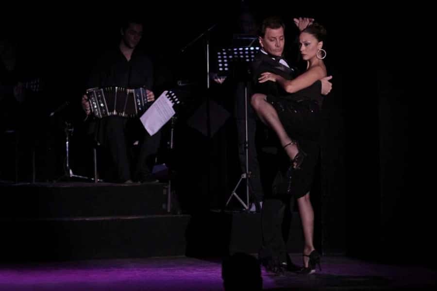 BA: Tango Show and Optional Dinner at Esquina Homero Manzi - The evening schedule from pickup to final applause