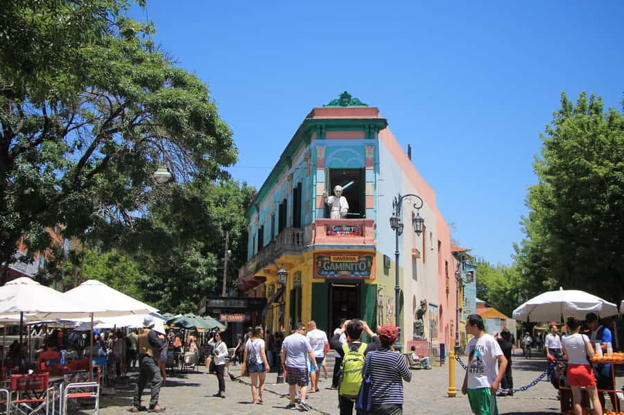 Boca tour: Tango, Soccer, Art and Immigration - Ending beside the port with food nearby