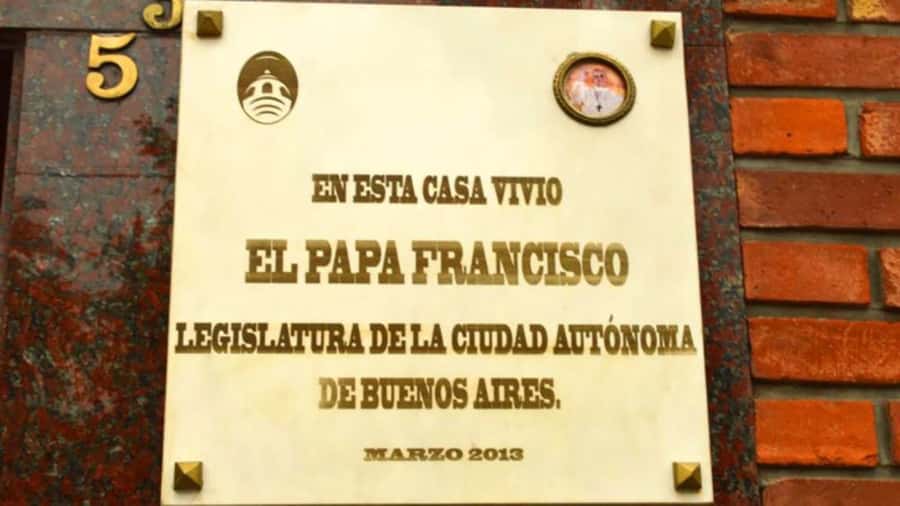 Buenos Aires 3-Hour Small Group Pope Francis Tour - Schools, the university, and the Iglesia del Salvador