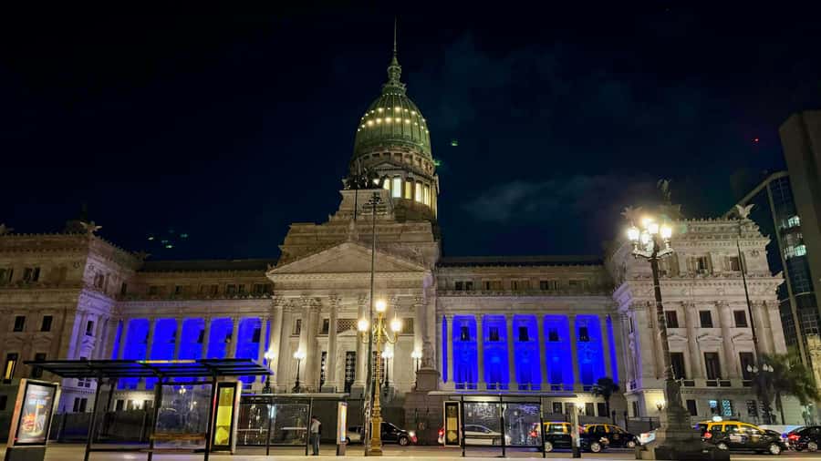 Buenos Aires After Dark: A City Lights & Sunset Experience - Starting with a drink as the sun goes down