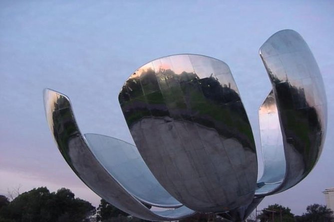 Buenos Aires Bike Tour: North Districts, Recoleta and Palermo - Palermo Woods, the rose garden, and the Planetarium