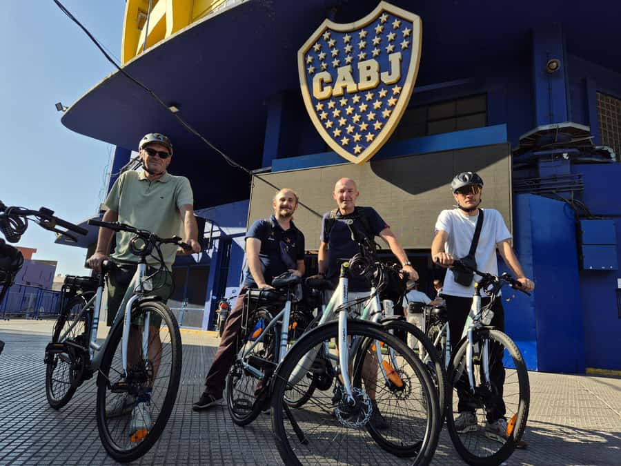 Buenos Aires: E-Bike Tour in the South Circuit of Buenos Aires - Plaza de Mayo and the old center