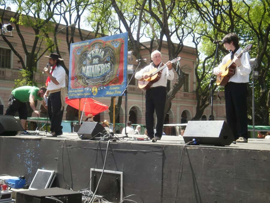 Buenos Aires Fairs: San Telmo & Mataderos Cultural Tour - Why the Mataderos-only option may make sense