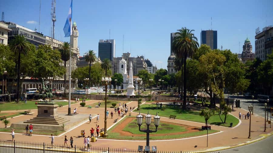 Buenos Aires: Historic District Private Guided Walking Tour - Casa Rosada and the symbols of national power