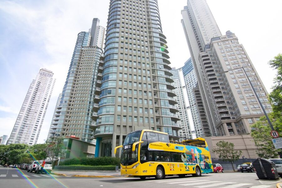 Buenos Aires Hop-On Hop-Off Bus and Exclusive Benefits - Frequency, crowding, and the real time needed