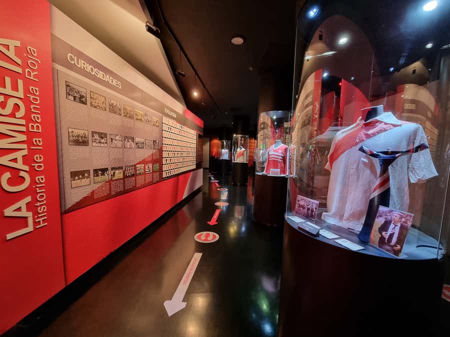 Buenos Aires: Hop-On Hop-Off Bus and Football Museums - Two Days, Two Clubs, One Long City Loop