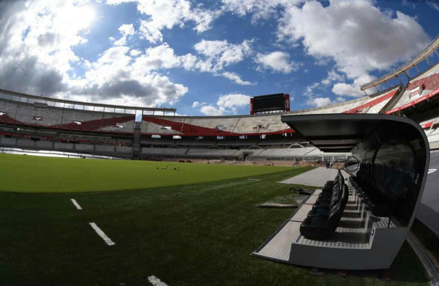 Buenos Aires: Hop-On Hop-Off Bus and Football Museums - Reaching River Plate Museum in Nuñez