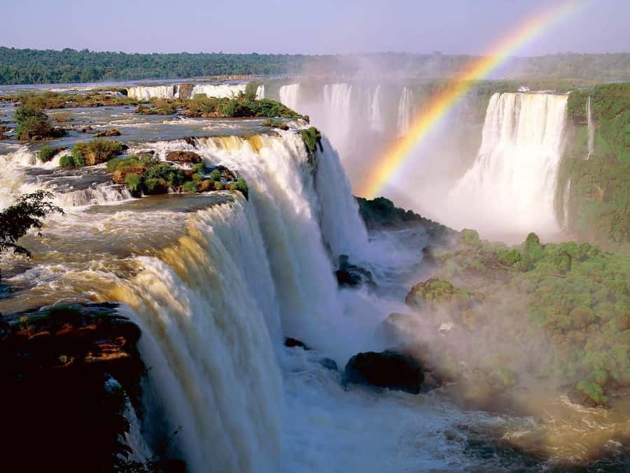Buenos Aires: Iguazu Falls Private Day Trip with Airfare - Entering Iguazú National Park with reserved admission