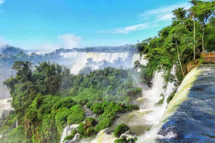 Buenos Aires: Iguazu Falls Private Tour with Flights - Why Iguazu Falls is worth a day from Buenos Aires