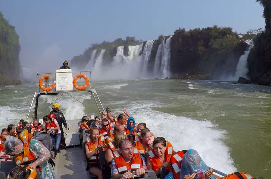 Buenos Aires: Iguazú Falls with Boat Ride & Optional Flight - The early pickup and airport handoff