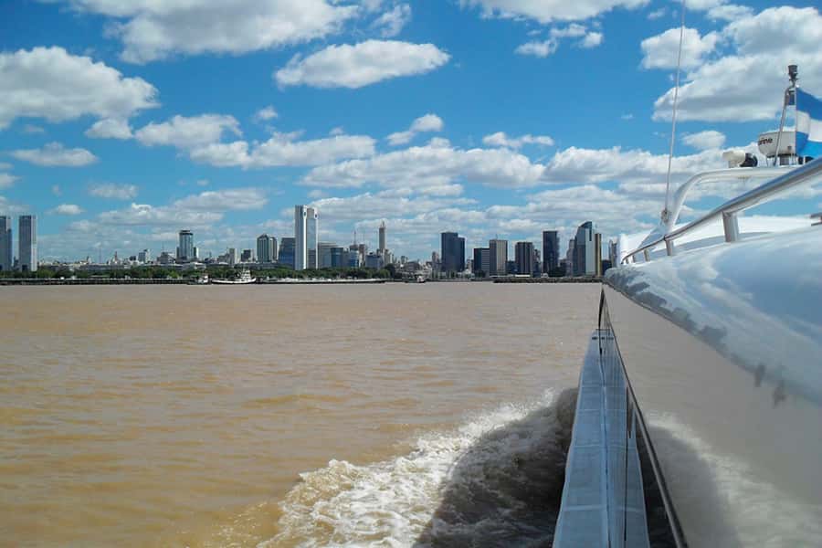 Buenos Aires: Navigation from Pto. Madero to La Boca - Arriving near Caminito in La Boca