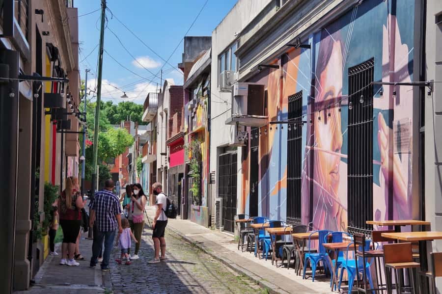Buenos Aires: Palermo Soho Guided Walking Tour - Language and guide quality