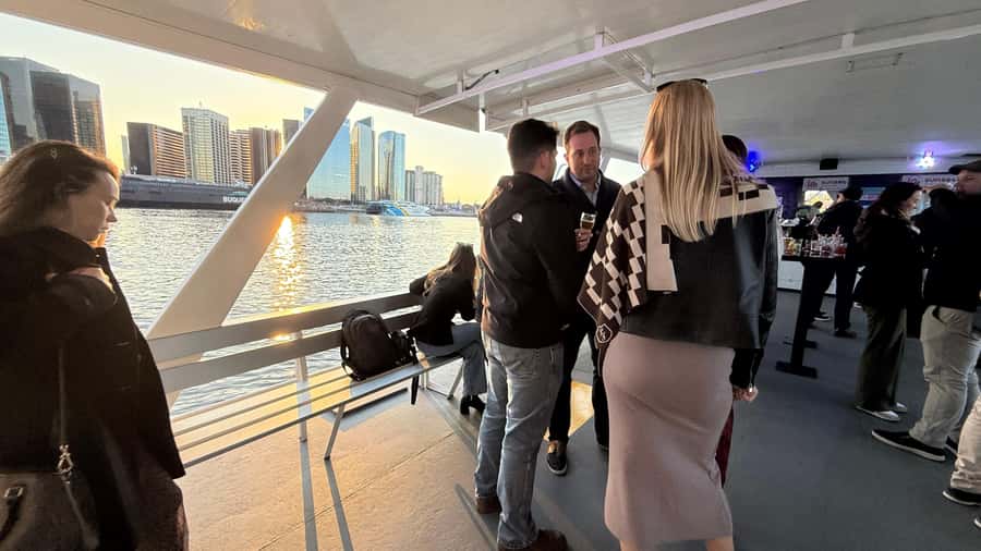 Buenos Aires: Puerto Madero Sunset Cruise with Open Bar - Seasonal departure times affect the sunset