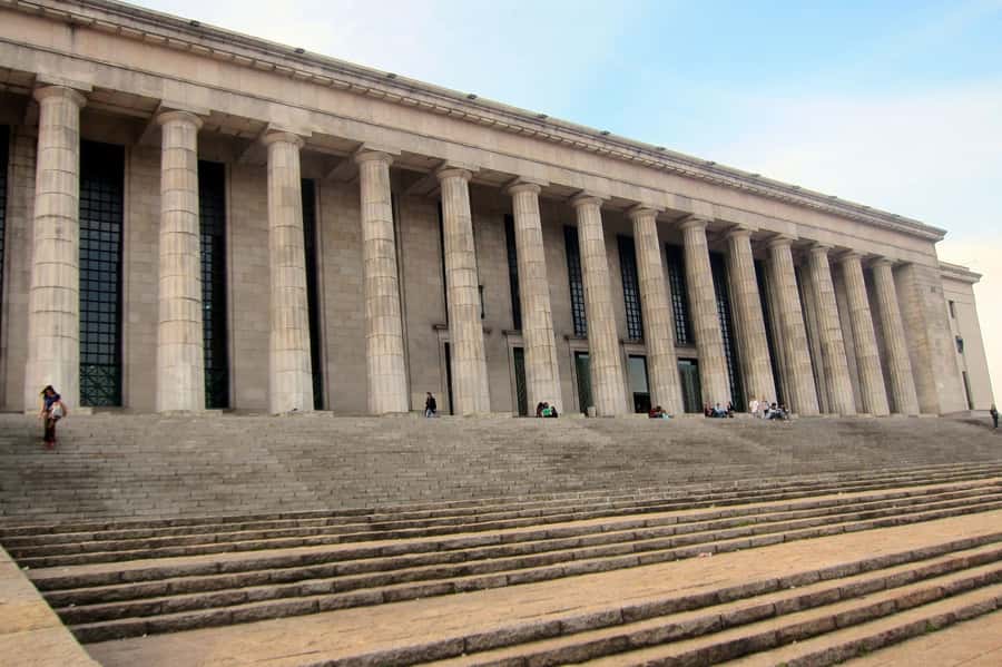 Buenos Aires: Recoleta Neighborhood Walking Tour - Museums, Belle Époque buildings, and embassy streets