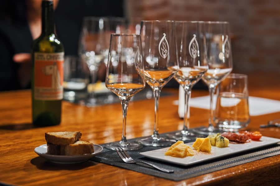 Buenos Aires: Small-Group Wine Tasting - Cheese, cured meats, bread, and fresh empanadas