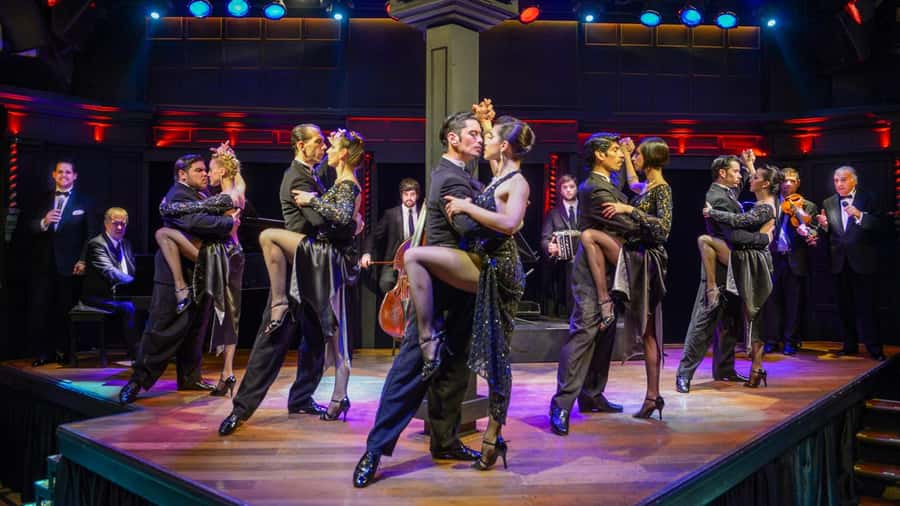 Buenos Aires Tango Show and Dinner in El Querandi - What happens when you arrive