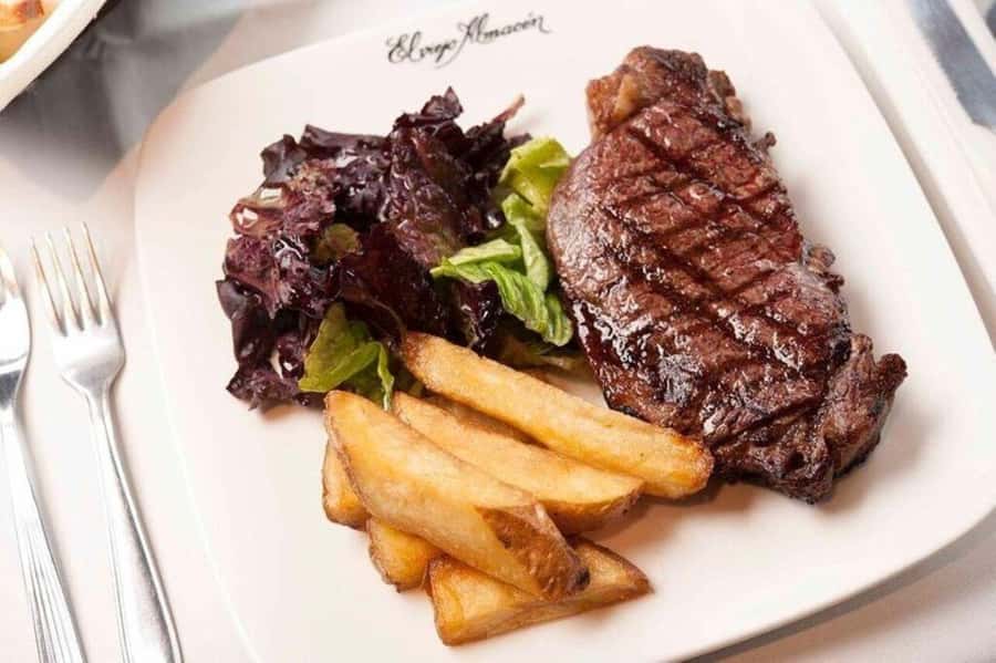 Buenos Aires: Tango Show "Viejo Almacén" & optional dinner - What the orchestra and singers add