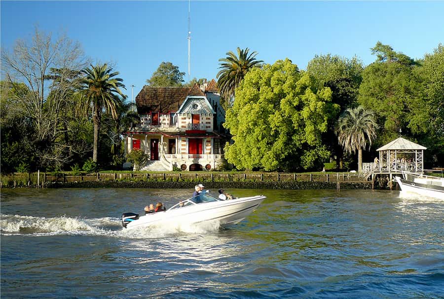 Buenos Aires: Tigre Premium with Boat Ride - Entering the Paraná Delta at Tigre