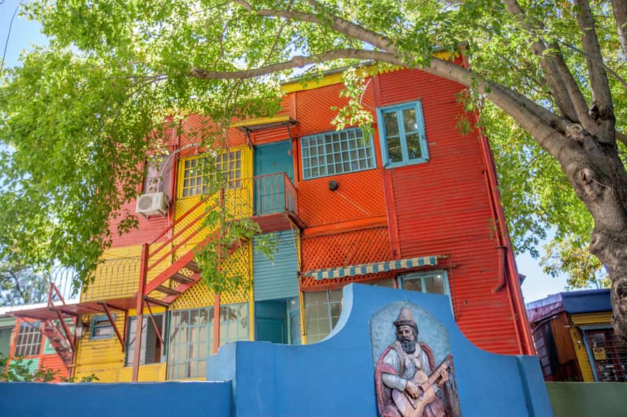 Classic City Tour of Buenos Aires: Neighborhoods and Emblems - La Boca and Caminito: color, football, and a fixed photo stop