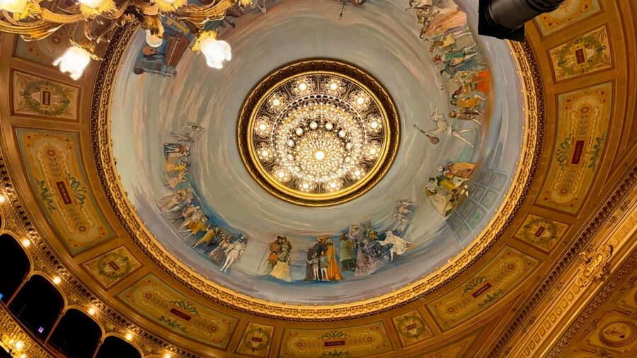 Experience Teatro Colon : Secure your Tour today!!! - Is $48 a fair price?