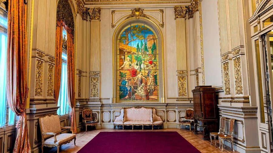 Experience Teatro Colon : Secure your Tour today!!! - Language choices and guide quality