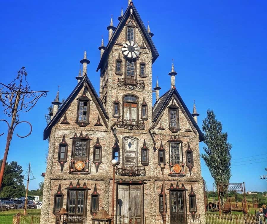 From Buenos Aires: Magical and Mysterious Campanopolis Tour - Why Campanópolis feels unlike a normal day trip