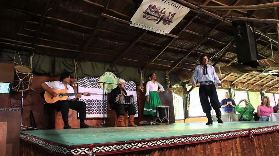 Full-Day at Santa Susana Ranch with BBQ, Drinks and Show - Tango and folklore during lunch