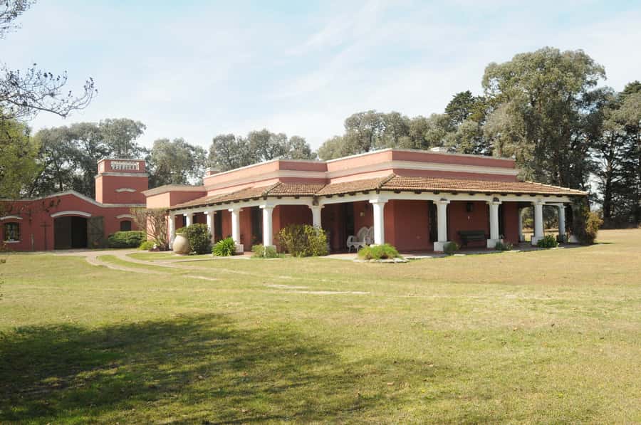Full-Day at Santa Susana Ranch with BBQ, Drinks and Show - Is $595 good value?