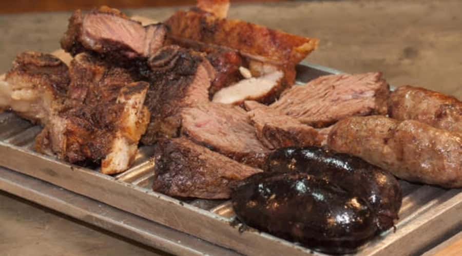 Full-Day at Santa Susana Ranch with BBQ, Drinks and Show - Welcome empanadas, wine, and ranch stories