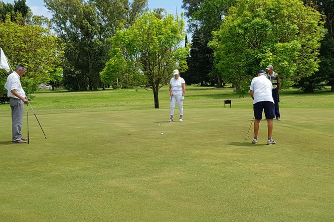 Golf day in Buenos Aires with Hotel pick Up and Drop Off. We stay with you - Getting ready with loaner clubs and warm-up balls