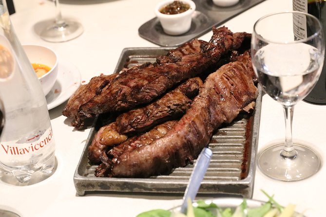 Parrilla Tour San Telmo - The first half hour: Mercado San Telmo and the neighborhood