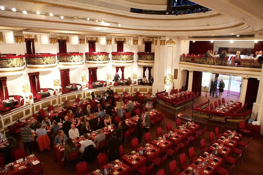 Piazzolla Tango Show in Buenos Aires (with optional dinner) - Entering Galería Güemes at 8 PM