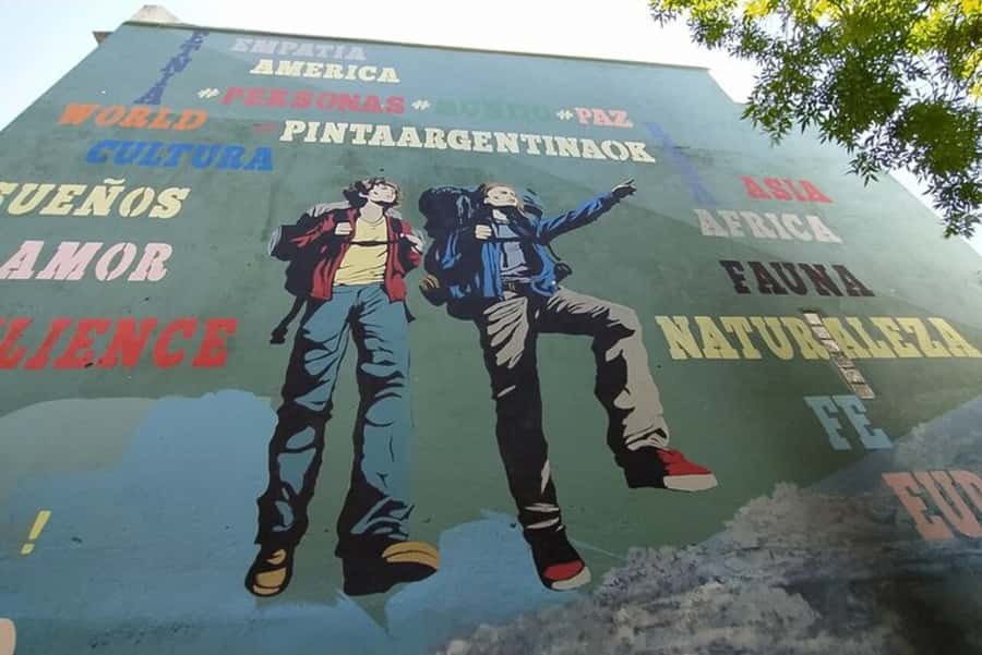 Premium Argentinian Wine and Malbec Tasting & Urban Art Tour - Walking Palermo while learning about local urban art