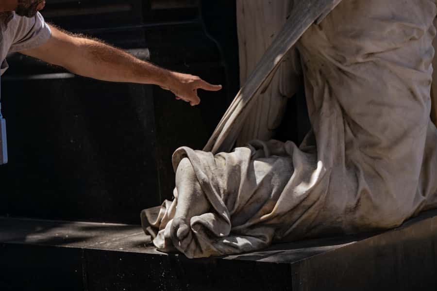 Recoleta Cemetery - Small Group Tour of History & Secrets - Evita Perón’s Mausoleum and Argentina’s Public Memory
