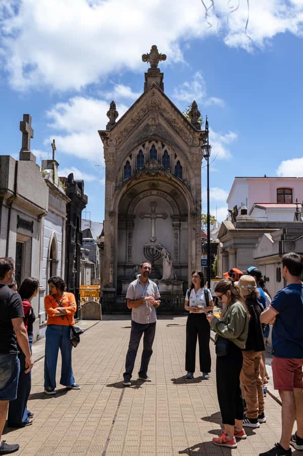 Recoleta Cemetery - Small Group Tour of History & Secrets - Who Should Book the Recoleta Cemetery Tour