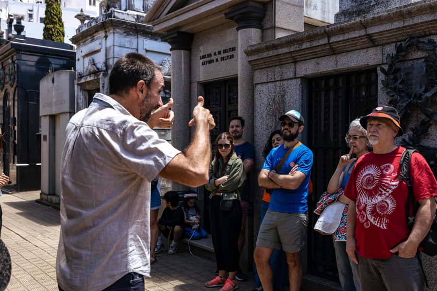 Recoleta Cemetery - Small Group Tour of History & Secrets - Entering the Cemetery and Reading the Marble