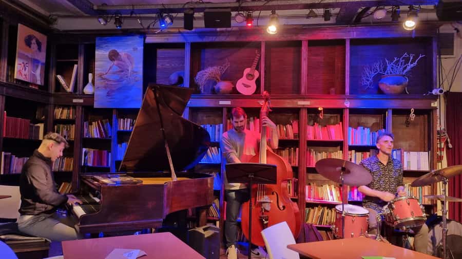 Recoleta Walking Tour and Live Jazz Show - The small jazz club is the evening’s payoff