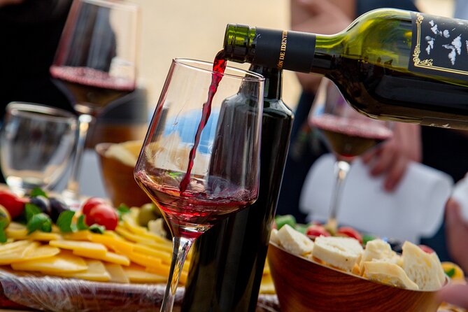 Sailing with Wine Tasting in Buenos Aires - Tapas, charcuterie, and empanadas between pours