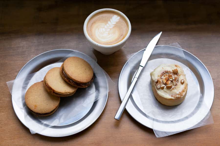 San Telmo: Historical Guided Tour with Street Food & Drinks - Who will get the most from this tour