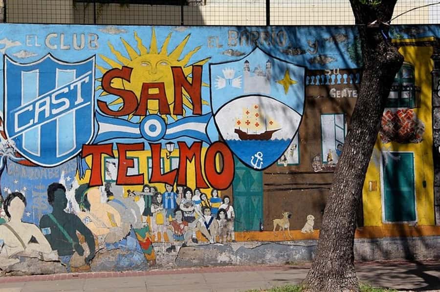 Small-Group Walking Tour San Telmo Neighborhood - Casa Mínima and the old lanes