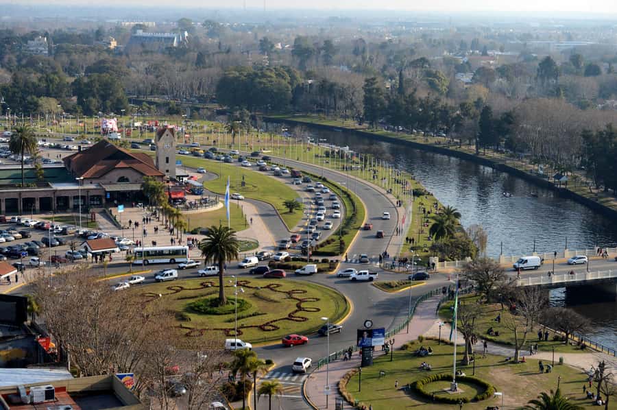 Tigre Delta: Half-Day Tour and Boat Trip - Why the Tigre Delta feels unlike Buenos Aires