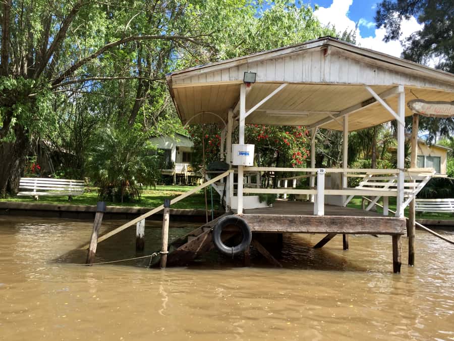 Tigre Delta: Half-Day Tour and Boat Trip - Island homes, water taxis, and the supermarket boat
