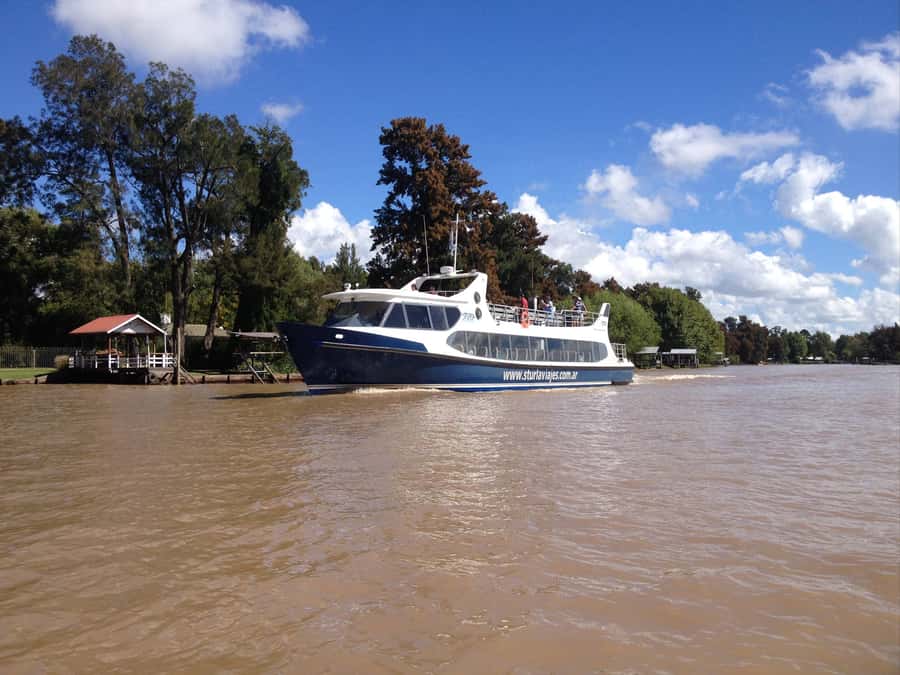 Tigre with Lunch overlooking the River and Navigation - Puerto de Frutos, Tigre’s Riverside Market