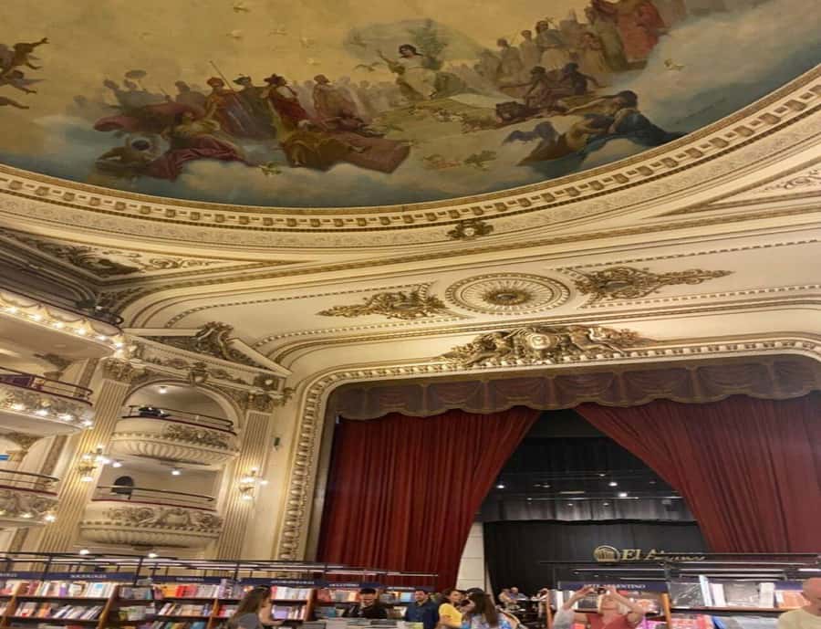 Walking Tour: Buenos Aires bookstores - The 15-minute walk to El Ateneo Grand Splendid
